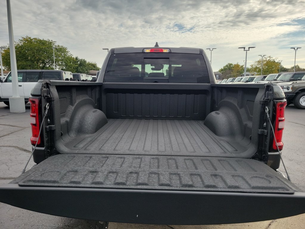 Used 2025 RAM 1500 Big Horn AWD/4WD image 12
