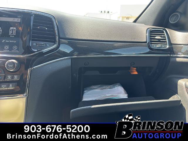 Used 2021 Jeep Grand Cherokee Trailhawk w/ Premium Lighting Group AWD/4WD image 17