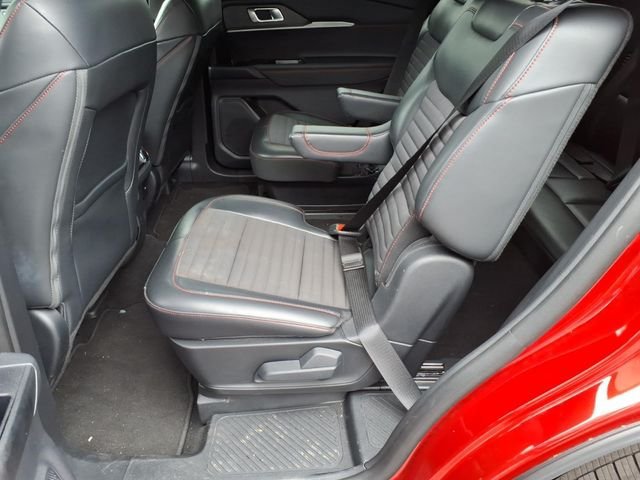 Certified 2025 Ford Explorer ST-Line AWD/4WD image 17