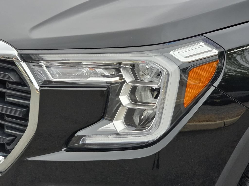 Used 2024 GMC Terrain SLE w/ Driver Convenience Package FWD image 28