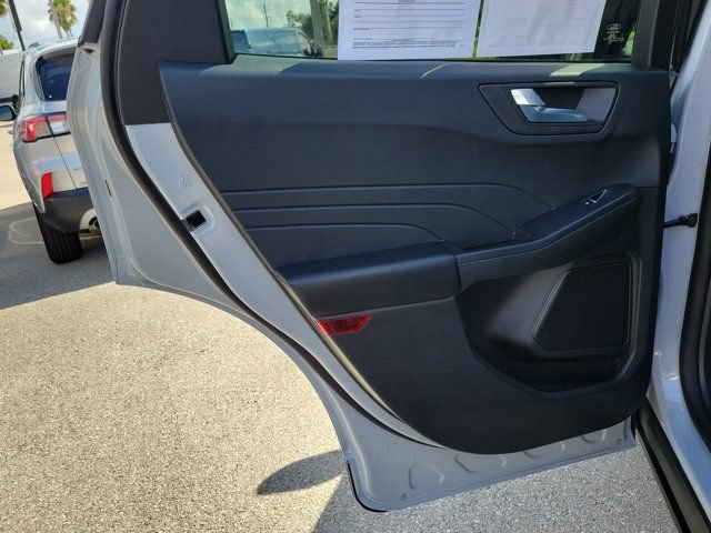 Certified 2025 Ford Escape ST-Line w/ Equipment Group 301A FWD image 15