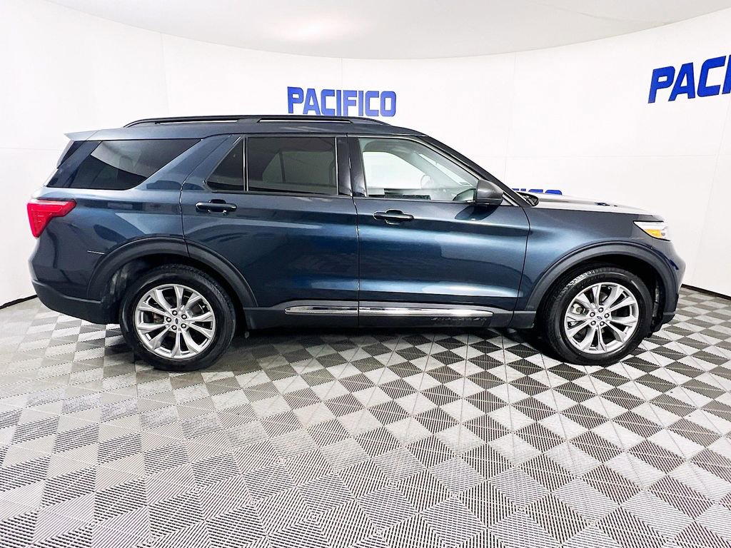 Certified 2023 Ford Explorer XLT w/ Equipment Group 202A image 9