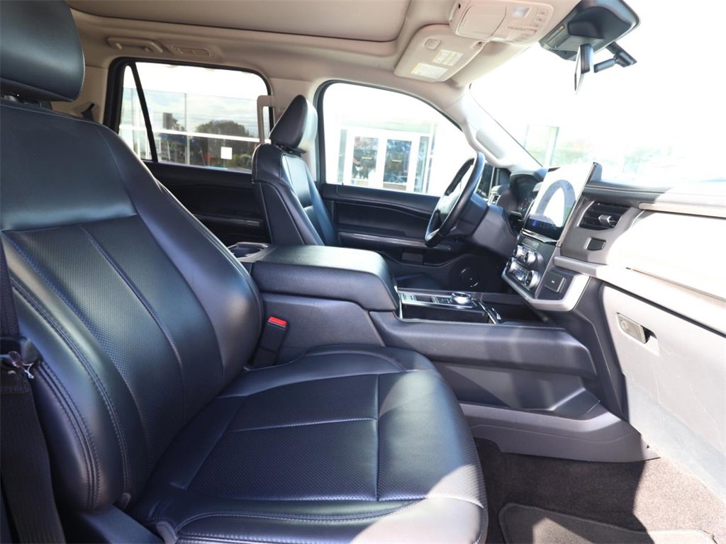 Certified 2022 Ford Expedition XLT image 25