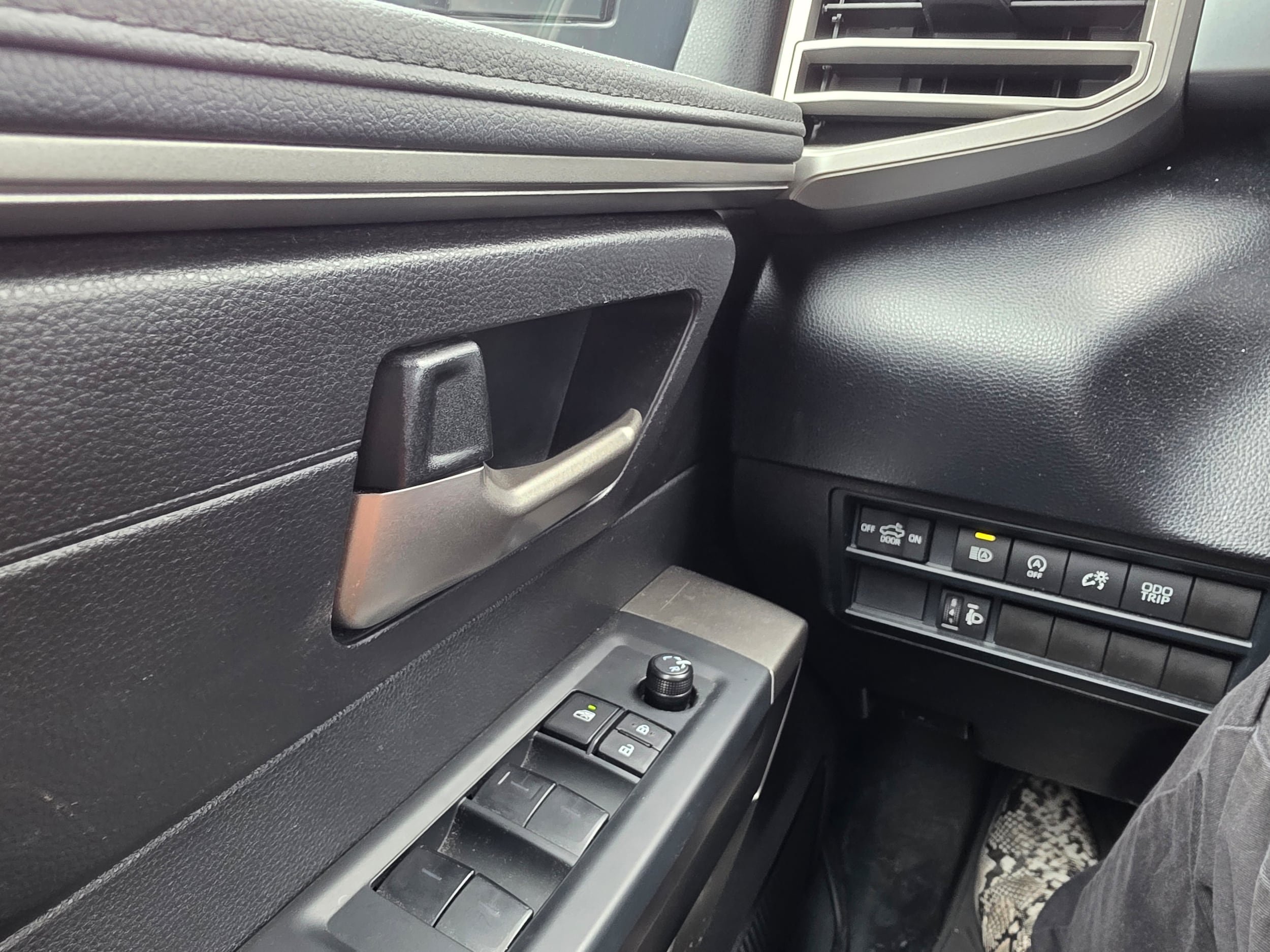 Used 2025 Toyota Tundra SR5 AWD/4WD image 16