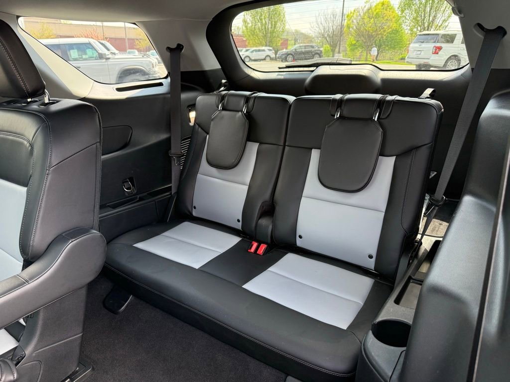 Certified 2023 Ford Explorer XLT w/ Equipment Group 202A AWD/4WD image 21