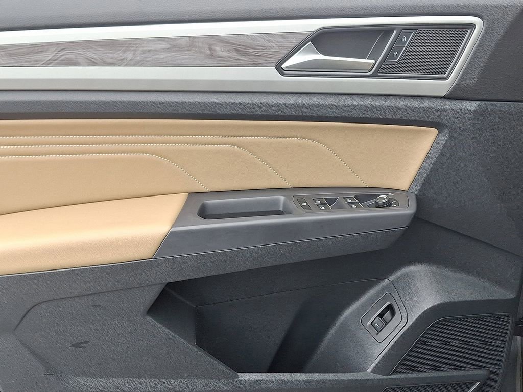 Used 2021 Volkswagen Atlas Cross Sport SE image 12