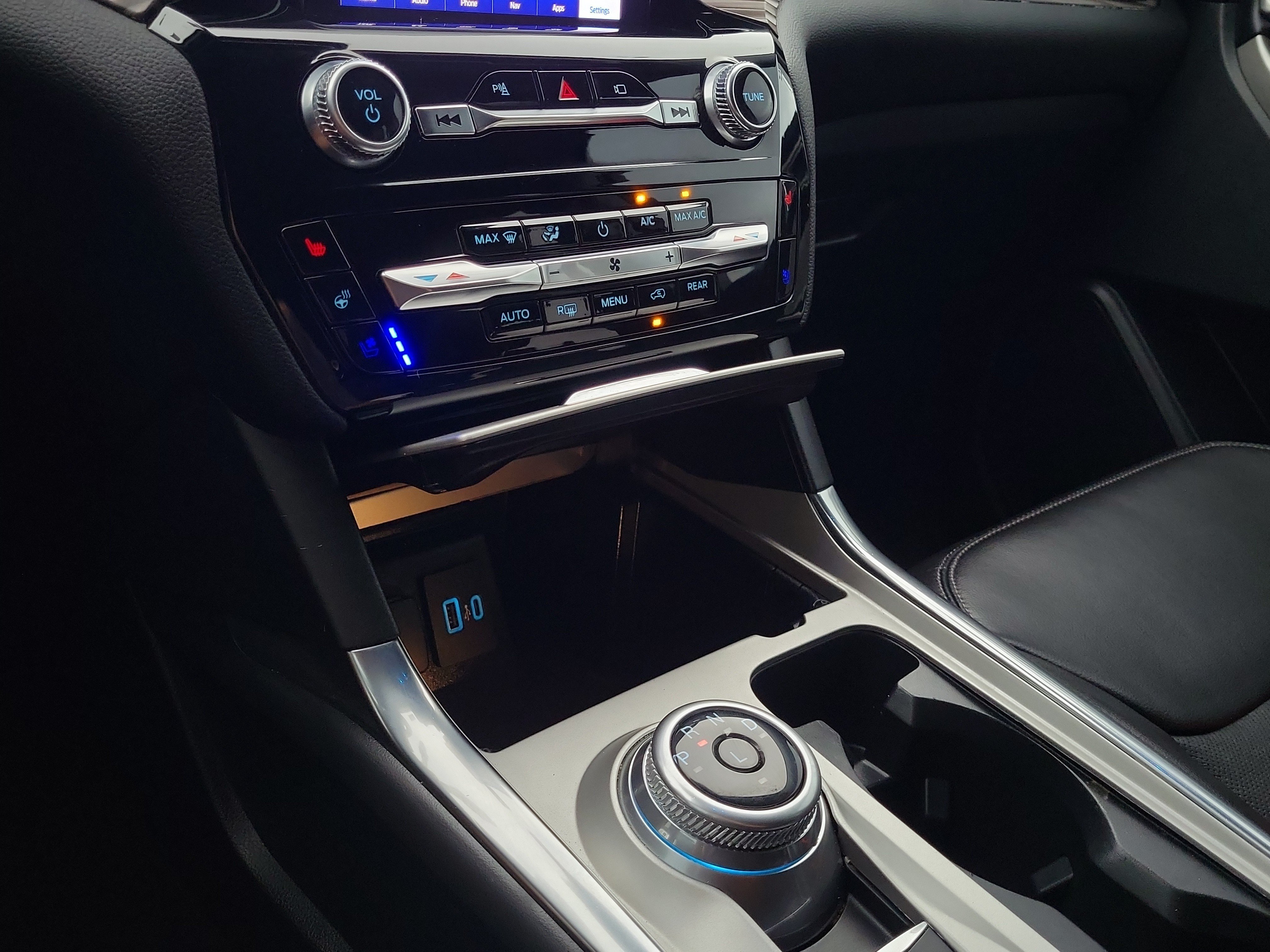 Certified 2023 Ford Explorer Limited w/ Limited Technology Package RWD image 30