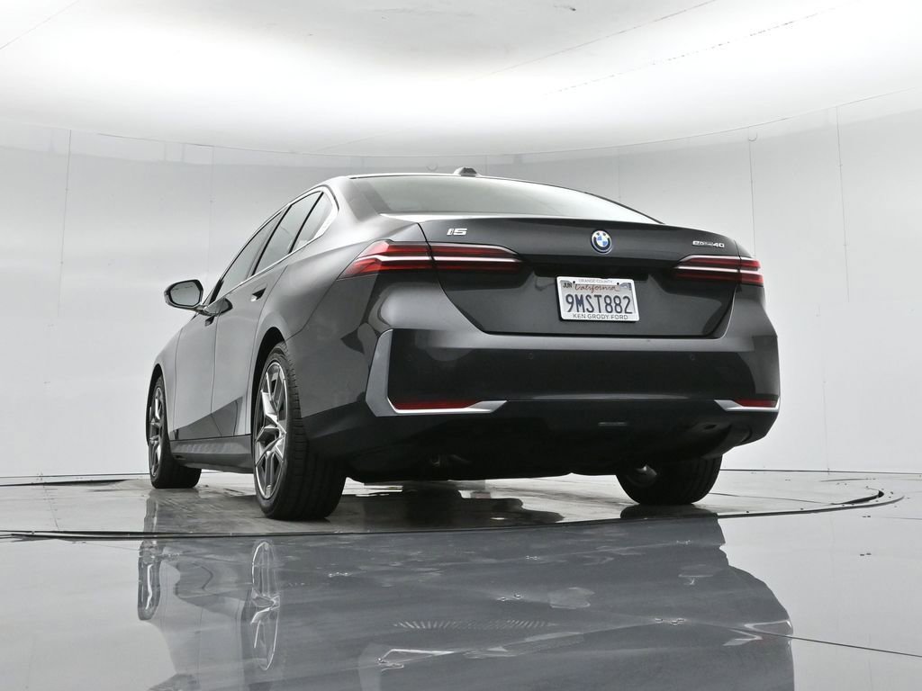 Used 2024 BMW i5 eDrive40i image 54