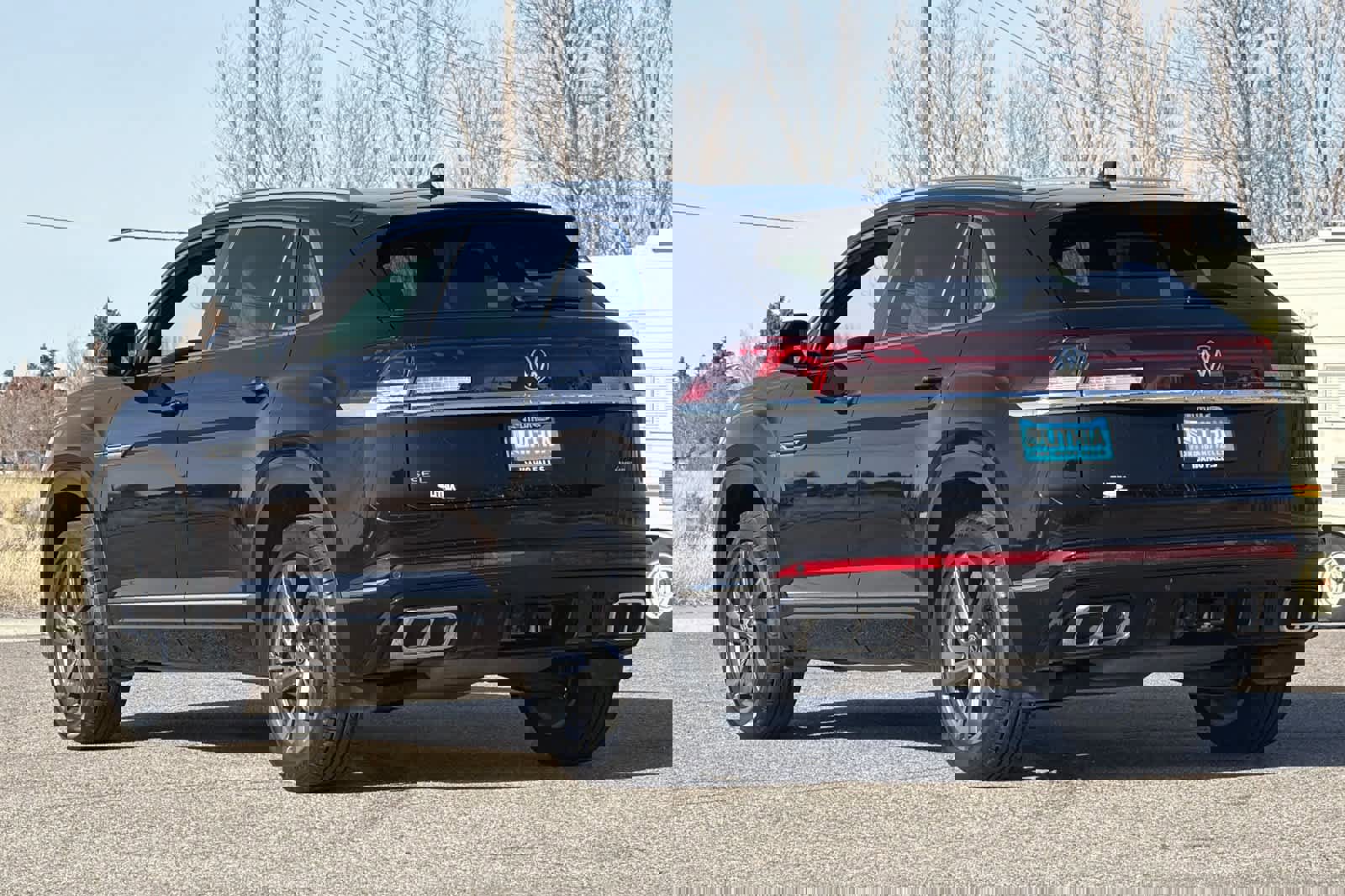 Used 2024 Volkswagen Atlas Cross Sport SEL R-Line image 3