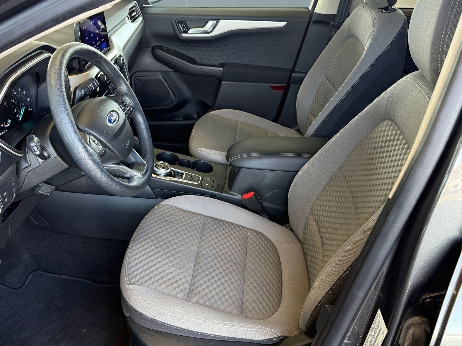 Certified 2020 Ford Escape SE image 9