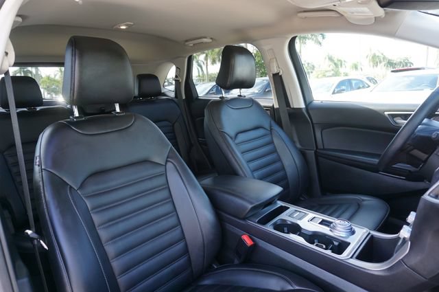 Certified 2023 Ford Edge SEL w/ Convenience Package AWD/4WD image 2