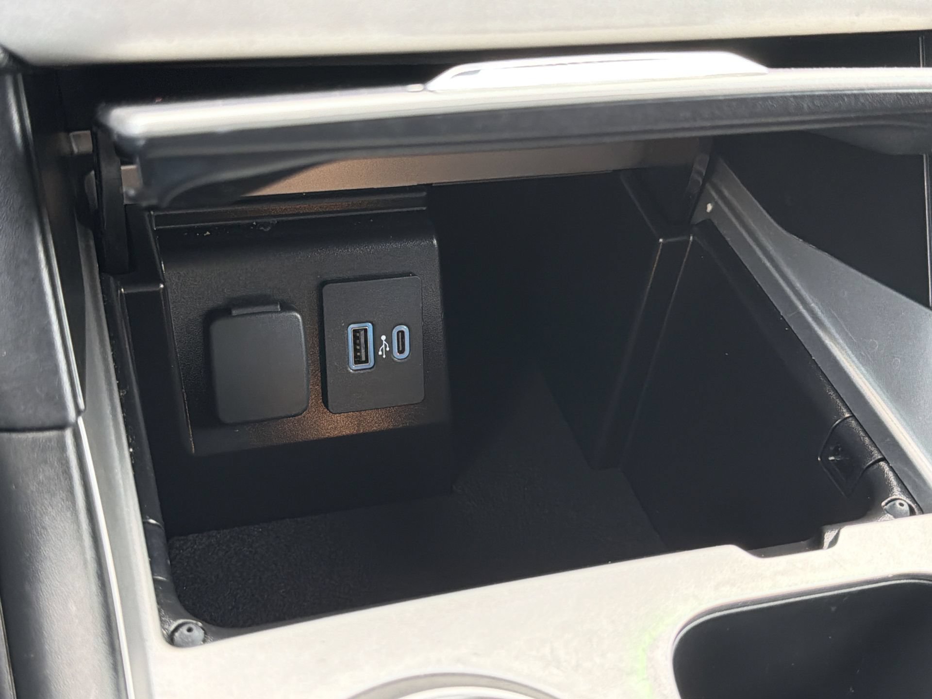 Certified 2023 Ford Explorer XLT AWD/4WD image 7
