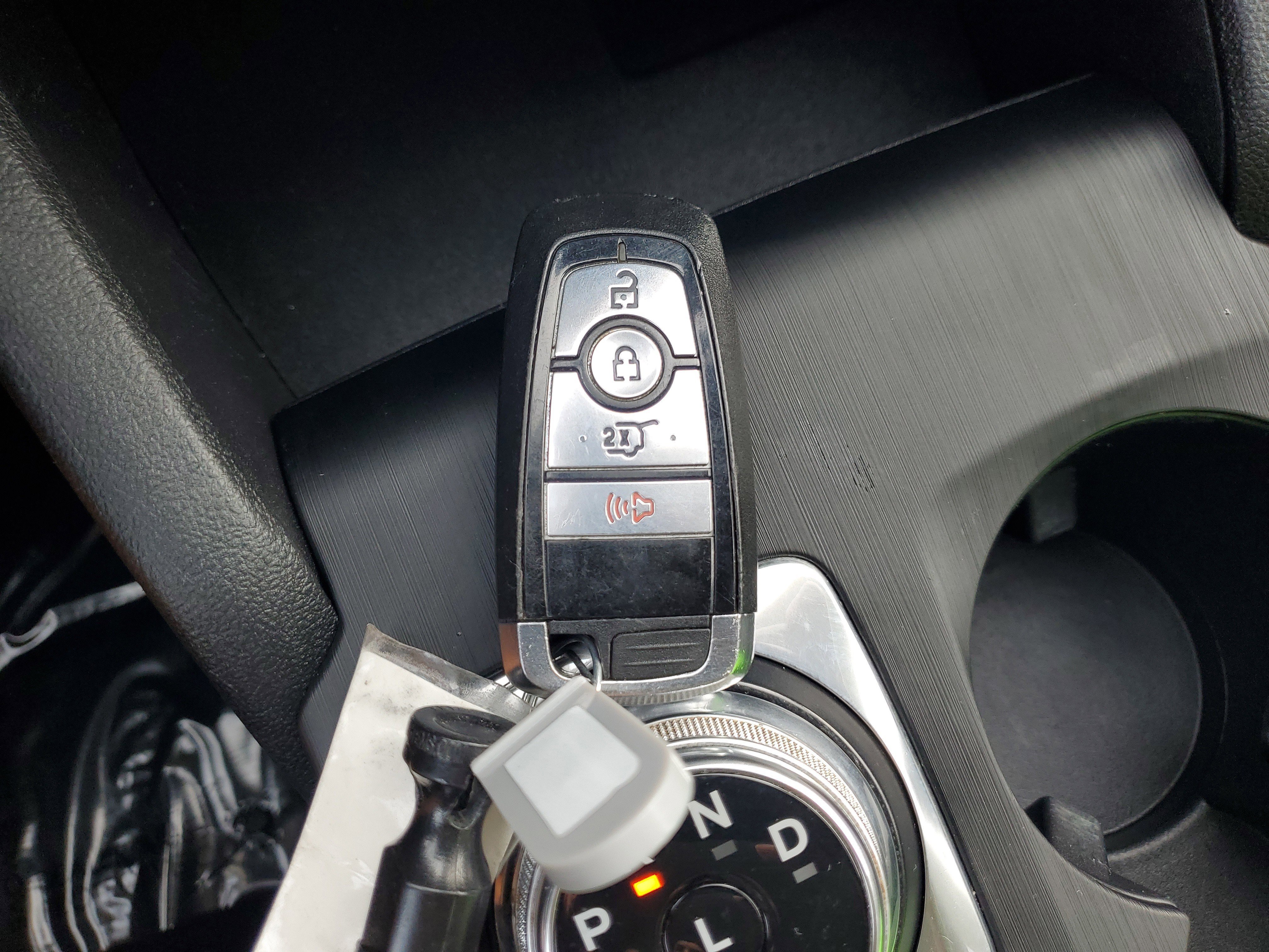 Certified 2021 Ford Escape SE w/ SE Sport Appearance Package image 29