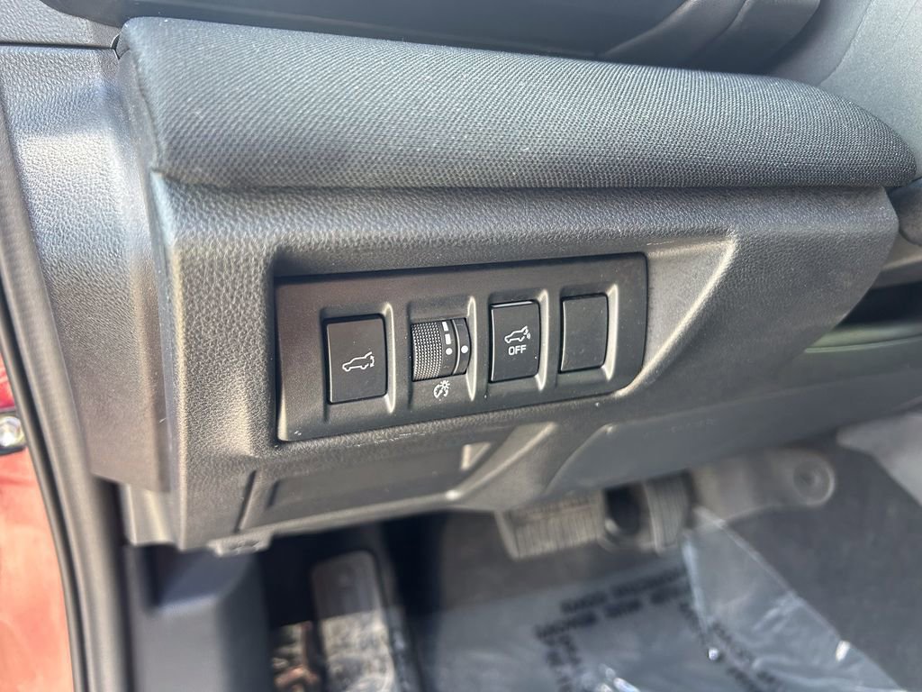 Used 2025 Subaru Outback Premium image 11