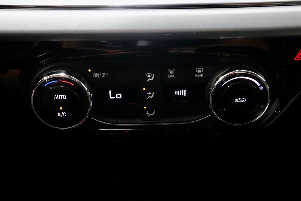 Used 2024 Chevrolet Trax LT image 29