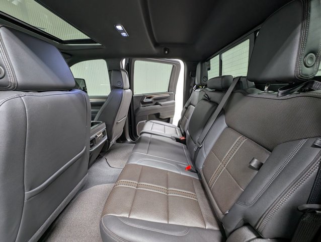 Used 2025 Chevrolet Silverado 2500 High Country w/ High Country Premium Package AWD/4WD image 17