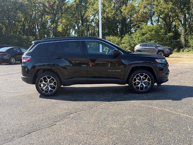 Used 2025 Jeep Compass Limited AWD/4WD image 8