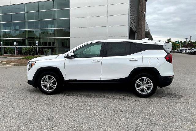 Used 2024 GMC Terrain SLE FWD image 8