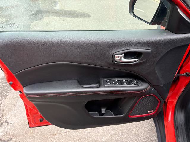 Used 2019 Jeep Compass Trailhawk w/ Leather Interior Group AWD/4WD image 9