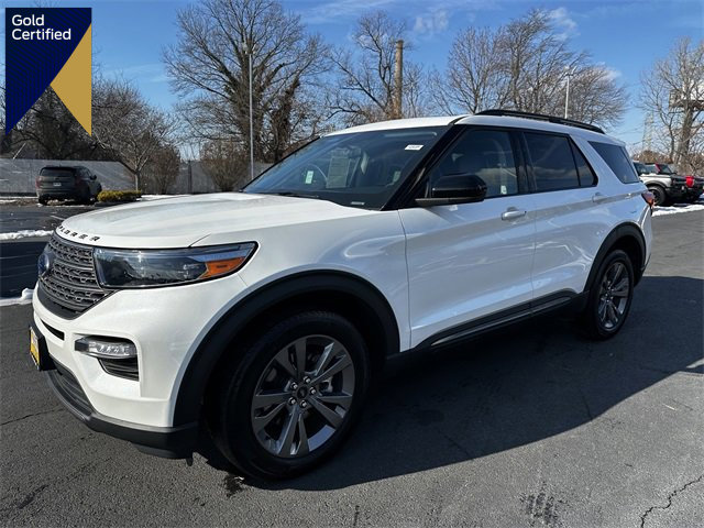 Certified 2022 Ford Explorer XLT w/ Equipment Group 202A image 1