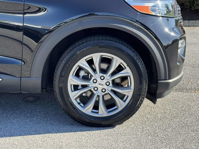Certified 2023 Ford Explorer XLT w/ Equipment Group 202A AWD/4WD image 8