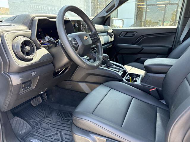 Used 2025 Chevrolet Colorado W/T w/ Advanced Trailering Package AWD/4WD image 24