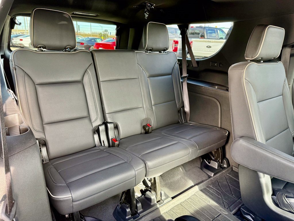 Used 2025 Chevrolet Suburban Premier w/ Sun And Tow Package image 18