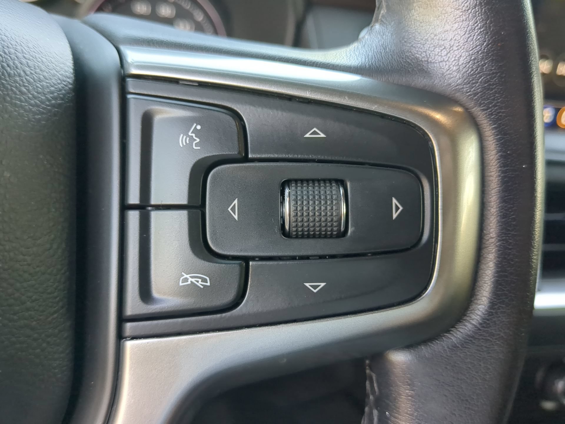 Used 2021 Chevrolet Suburban LT RWD image 66