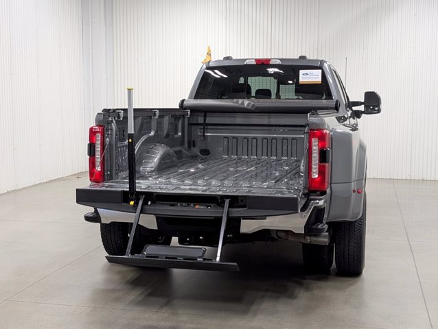 Certified 2025 Ford F350 Lariat w/ Lariat Ultimate Package AWD/4WD image 30