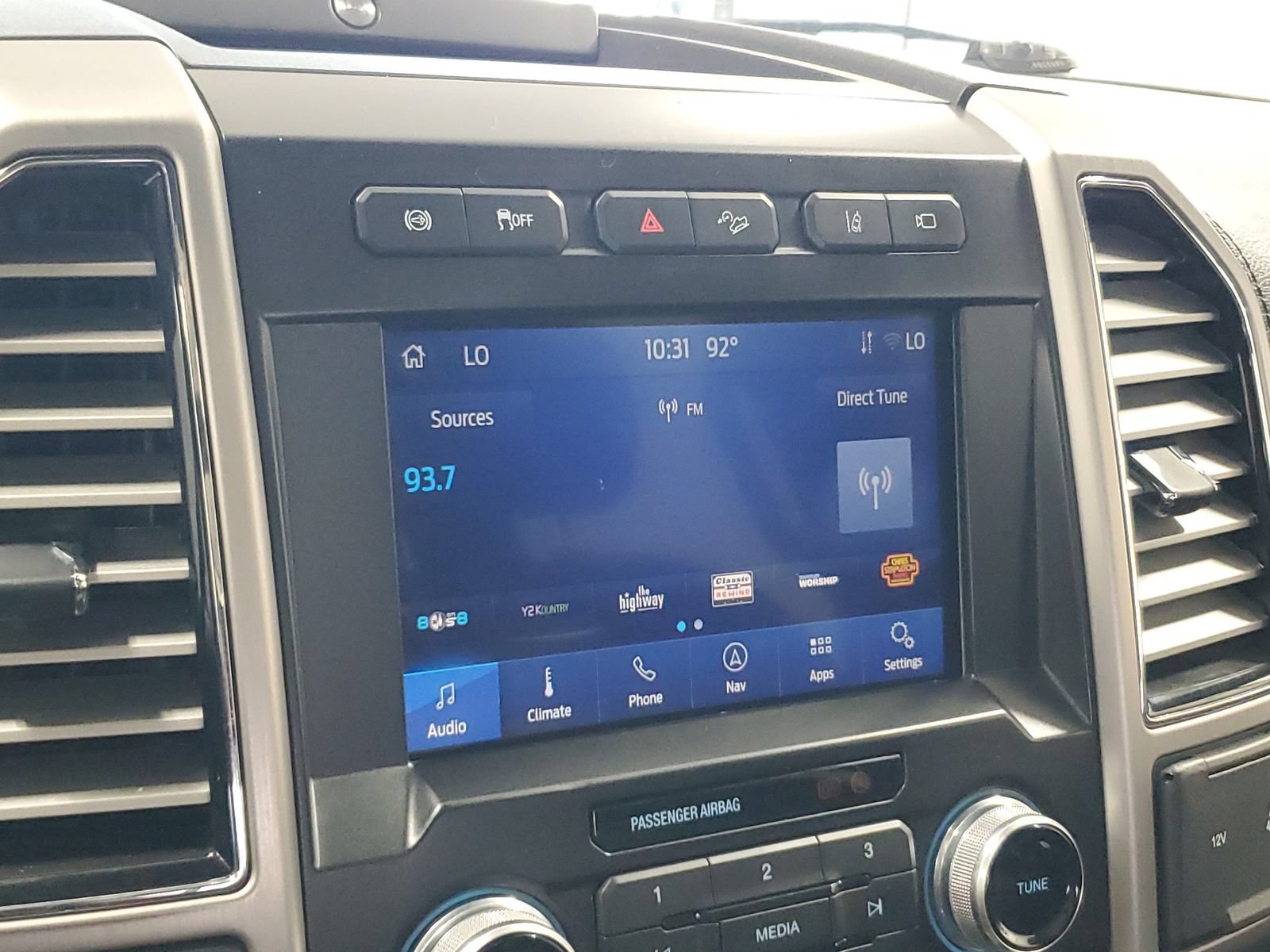 Certified 2020 Ford F350 Platinum w/ FX4 Off-Road Package AWD/4WD image 23