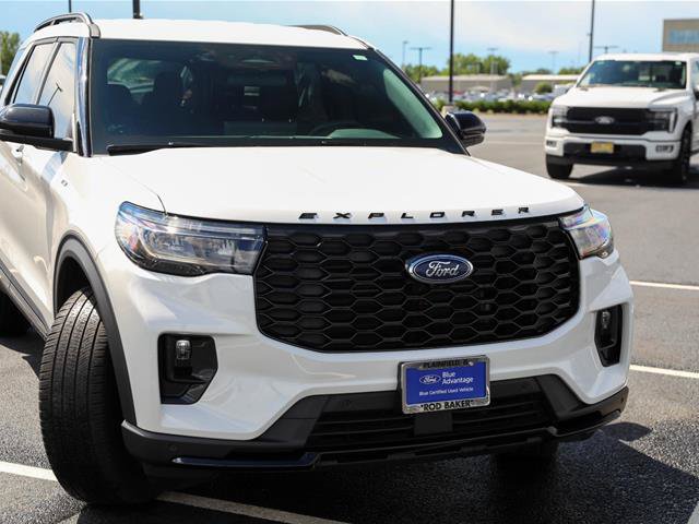 Certified 2025 Ford Explorer ST-Line w/ ST-Line Street Pack AWD/4WD image 4