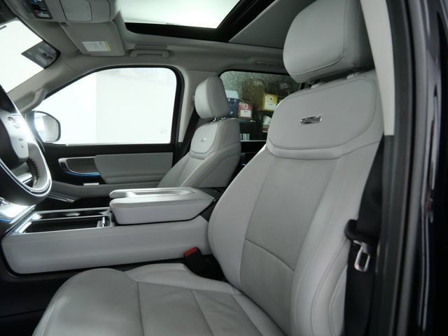 Certified 2025 Ford Expedition Max Platinum w/ Driver's Package AWD/4WD image 15