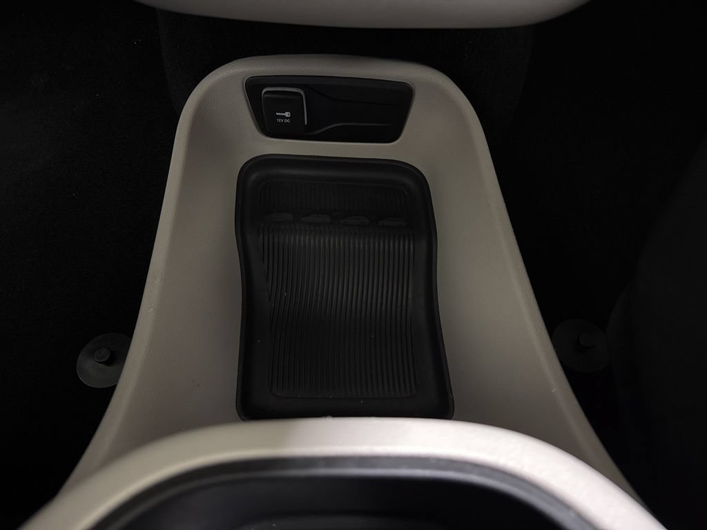 Used 2024 Chrysler Pacifica Touring-L FWD image 26