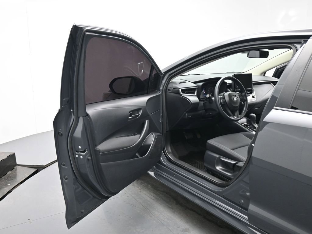 Used 2024 Toyota Corolla LE image 8