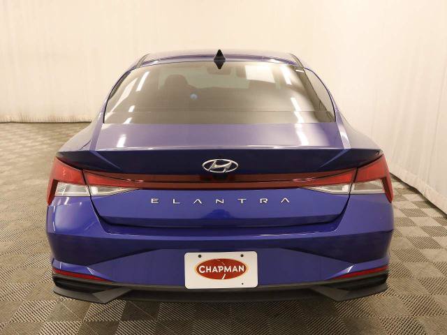 Used 2023 Hyundai Elantra SEL w/ Convenience Package FWD image 3