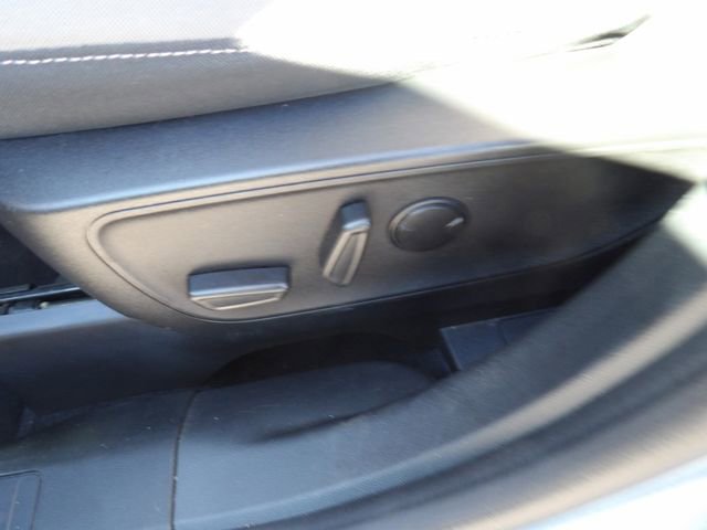 Certified 2022 Ford Escape SE w/ SE Sport Appearance Package image 27