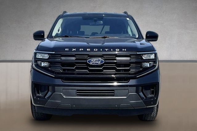 Certified 2025 Ford Expedition Max Active RWD image 3