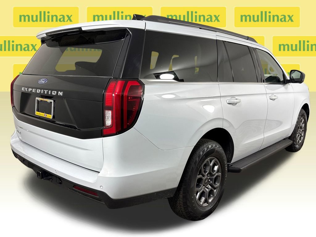 Certified 2025 Ford Expedition Active image 6