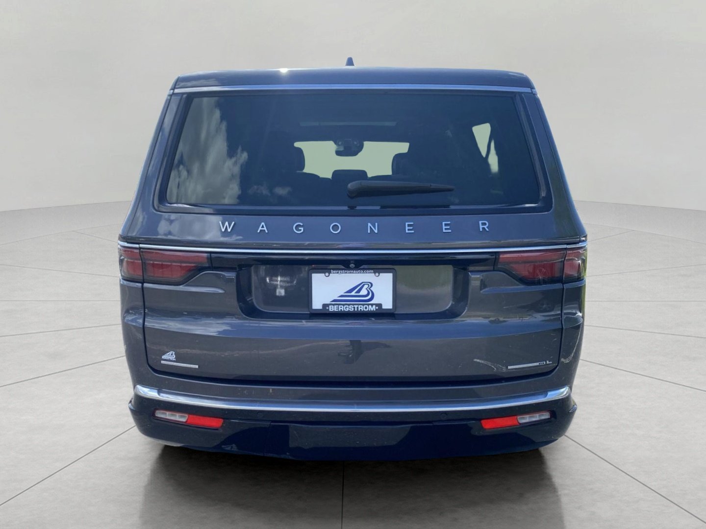 Used 2023 Jeep Wagoneer L Series III w/ Premium Group I AWD/4WD image 11
