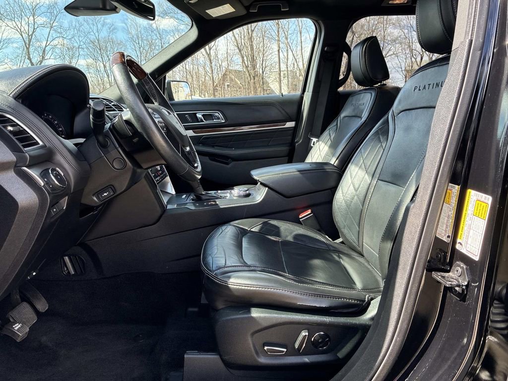 Certified 2018 Ford Explorer Platinum image 24