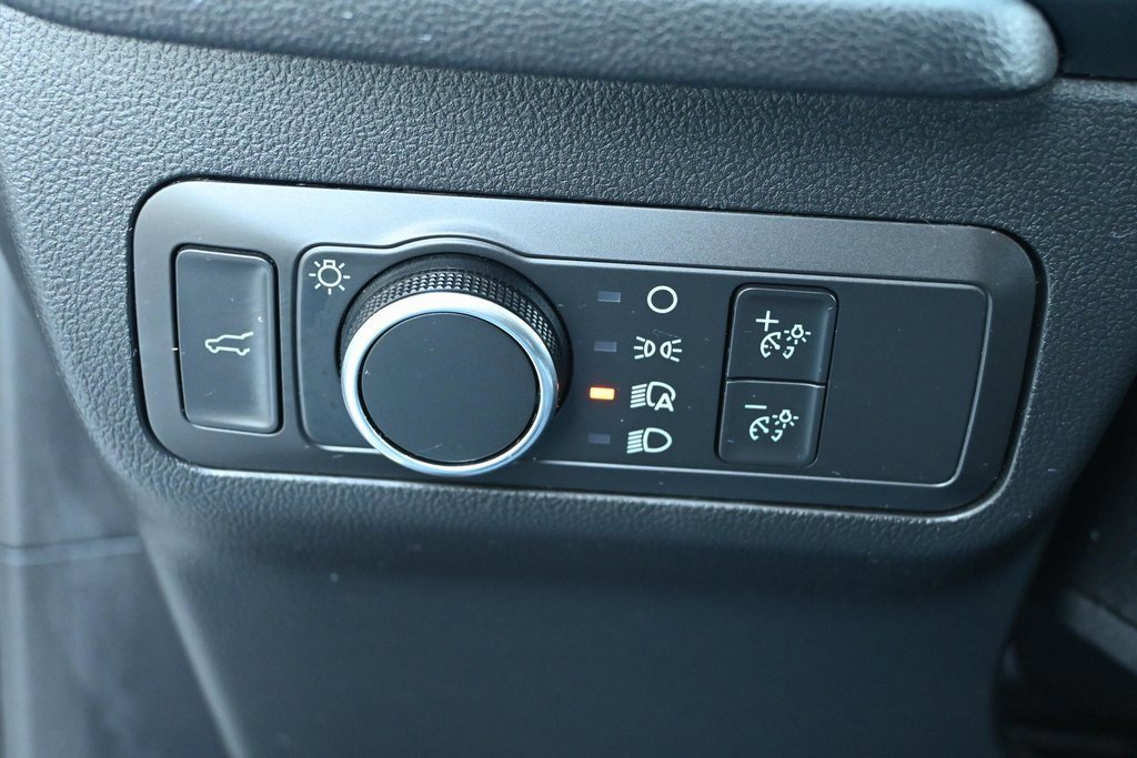 Certified 2022 Ford Escape SE w/ SE Sport Appearance Package image 34