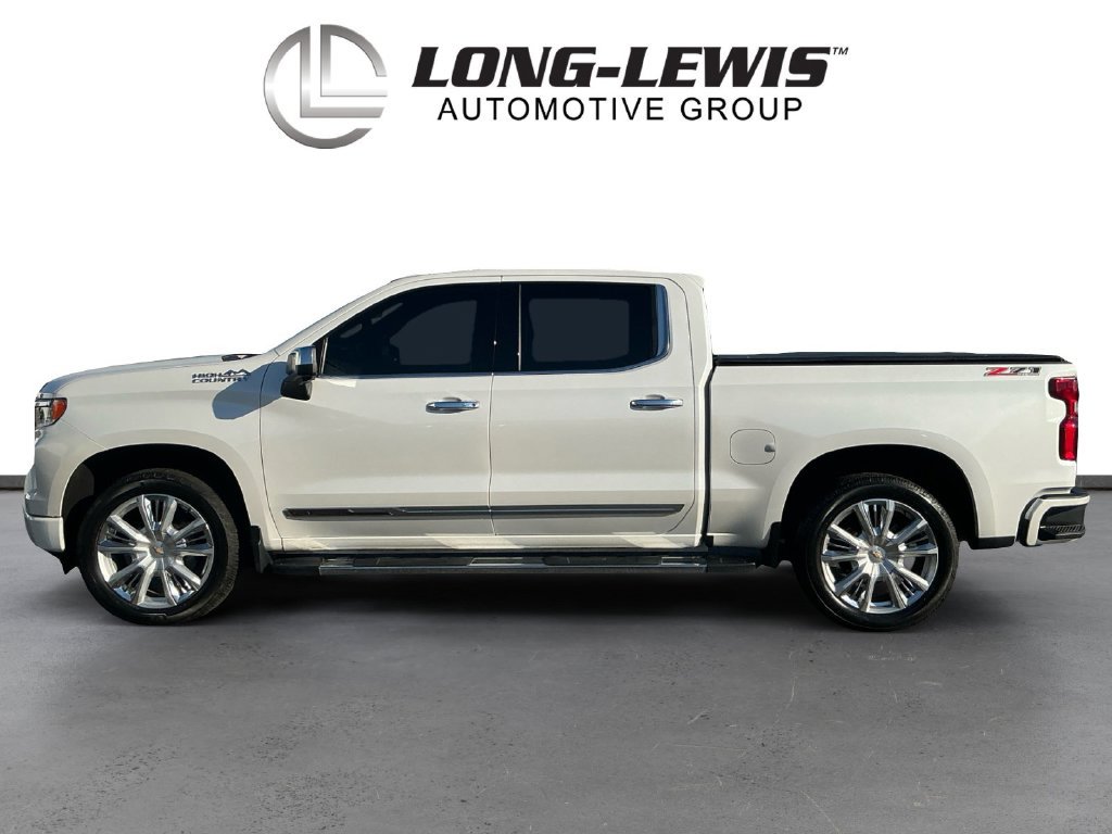 Used 2022 Chevrolet Silverado 1500 High Country w/ High Country Premium Package AWD/4WD image 2