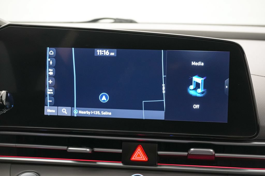 Used 2025 Hyundai Elantra SEL FWD image 17