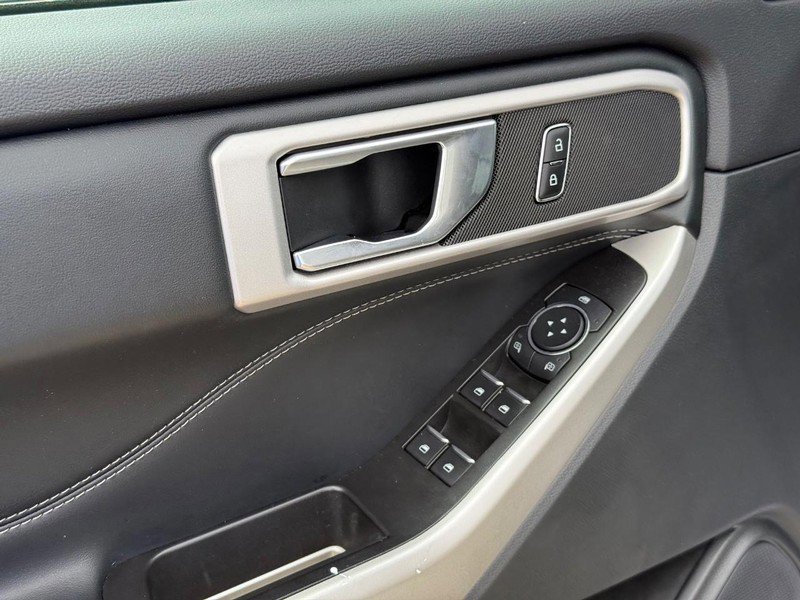 Certified 2022 Ford Explorer XLT image 19