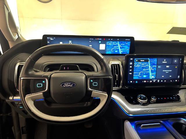 Certified 2025 Ford Expedition Platinum AWD/4WD image 8