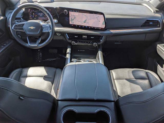 Used 2025 Chevrolet Suburban LT AWD/4WD image 18