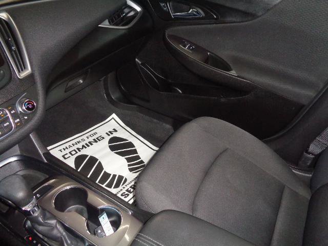 Used 2022 Chevrolet Malibu LT image 19