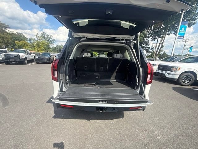 Certified 2025 Ford Expedition Active AWD/4WD image 16