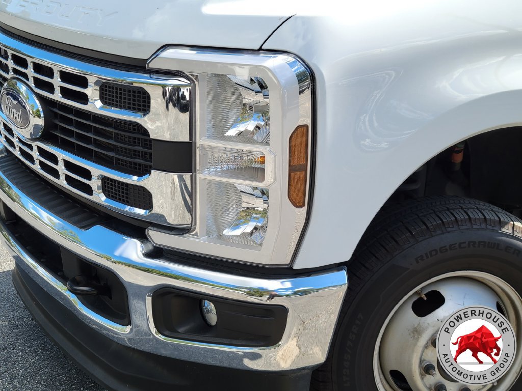 Certified 2025 Ford F350 XLT AWD/4WD image 11