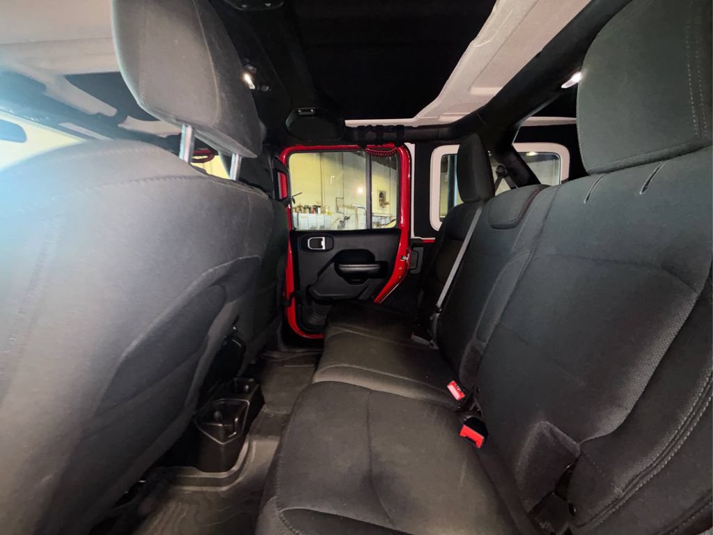 Used 2018 Jeep Wrangler Unlimited Sport S AWD/4WD image 11